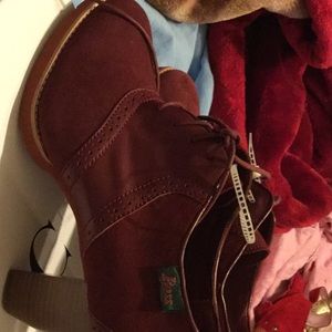 Heel burgundy